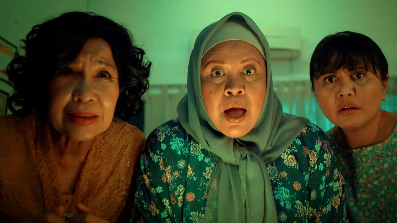 Three Widows Against The World backdrop