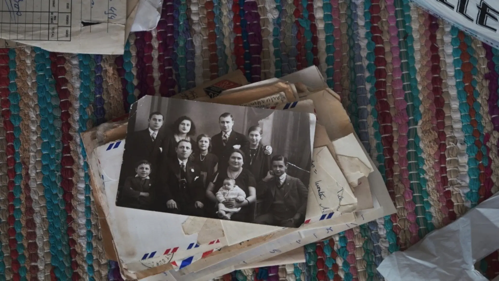 Je vais tuer Hitler backdrop